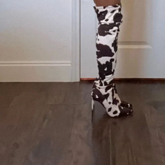 Steven Madden | VAVA | Cow Print - thigh high boots - Picture 5 of 6